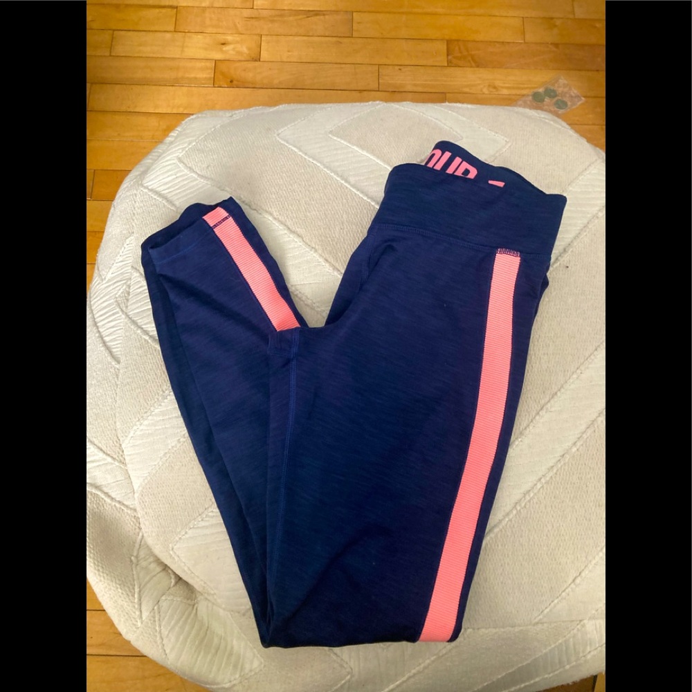 UNDER ARMOUR leggings.
